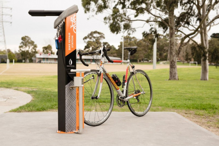 borne réparation vélos.jpg