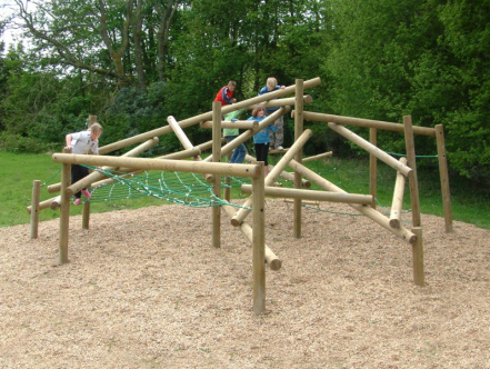 Image d'illustration pour : 33- De nouveaux jeux pour les plus grands dans le parc, en face de l'école Jacques Prévert